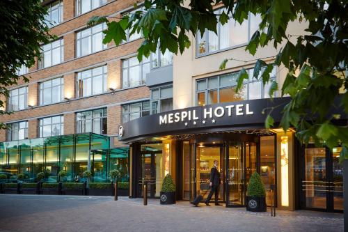 Mespil Hotel - image 2