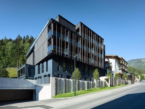 Hotel Der Waldhof - image 2