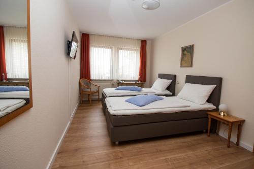 Hotel Janssen Room Type - Economy Double or Twin Room
