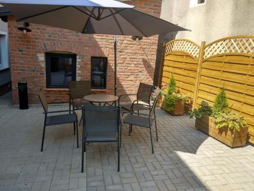 Градина, Apartamenty Centrum Park Sowińskiego 19 (Apartamenty Centrum Park Sowinskiego 19) in Жельона Гора