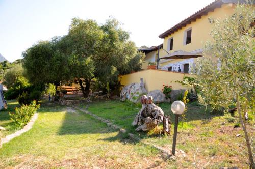  Agriturismo Sa Inza, Torpè bei Buddusò