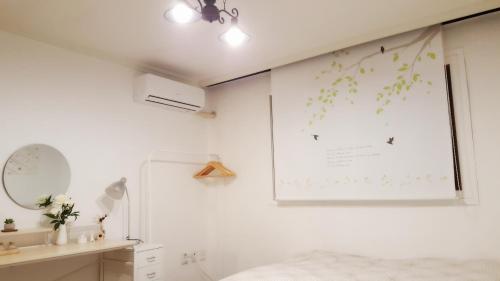 Hongdae Mainstreet Two Room House