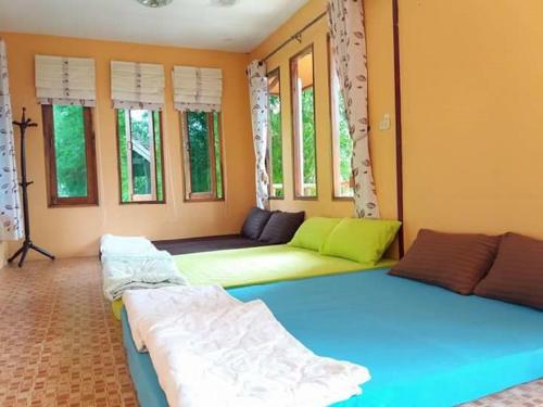 Heuan Na Khee Heuan Na Khee is a popular choice amongst travelers in Udon Thani, whether exploring or just passing through. The property offers a high standard of service and amenities to suit the individual needs 
