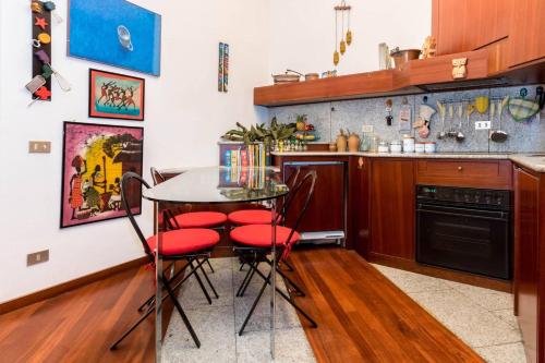 JOIVY Charming Apt with Terrace in the very heart of Milan