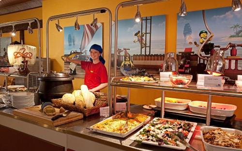 Restaurant, LEGOLAND Wilderness Barrels & Cabins in Billund