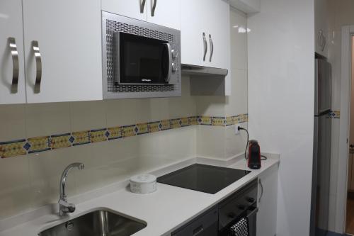 Apartamentos Homelife Roca Tarpeya