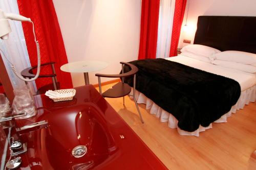  Hostal Santo Domingo in Madrid