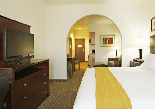 Holiday Inn Express Childress an IHG Hotel - image 2