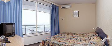 2 twin beds