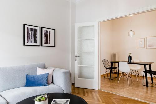 Acropolis Heart 2BD Apartment in Plaka by UPSTREET, Ateny (zdjęcie 2)