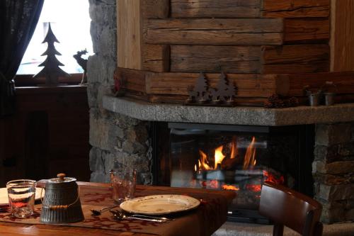 Seadmed, Les Trompeurs chez Odette in Cogne