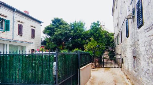  Mari Garden Apartment in Kaštela