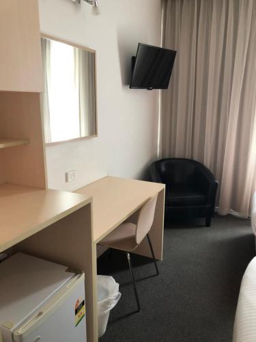 room detail thumbnail 1