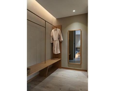 156791167 EBO Hotel Hangzhou Wulin - 5 mins drive to the West Lake