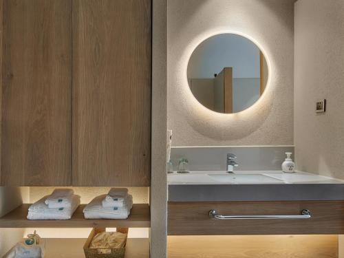 156791302 EBO Hotel Hangzhou Wulin - 5 mins drive to the West Lake