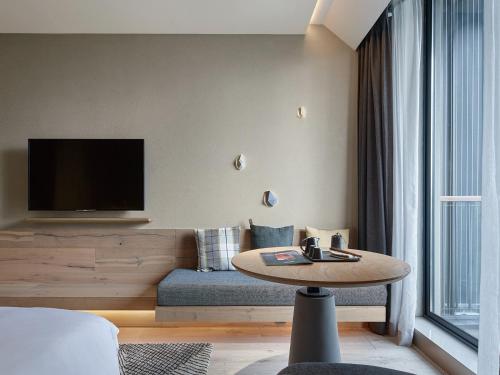 156791303 EBO Hotel Hangzhou Wulin - 5 mins drive to the West Lake
