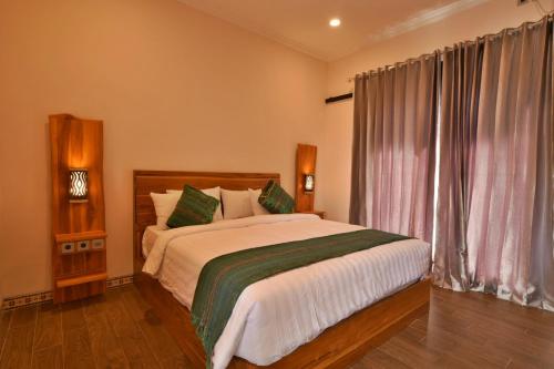 Deluxe Double or Twin Room with Pool View image 6