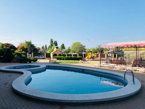 Retro Hotel - image 6