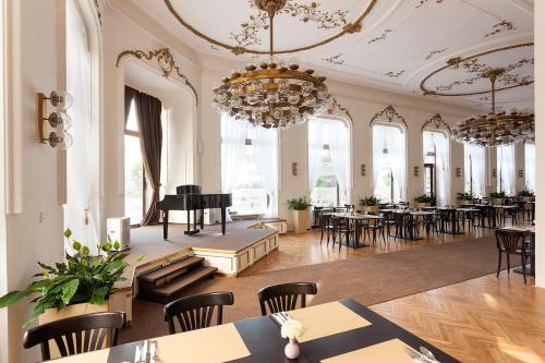 Restoran, B&B Hotel Praha in Novy Jicin