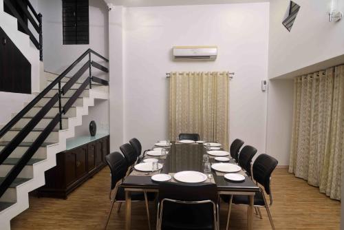 Business Center , Shree Villa Corporate Guest House in Ashwin Nagar