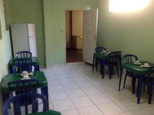 อาหารและเครื่องดื่ม, Hotel Chaves - Quartos Individuais in ซานตา เชชิเลีย