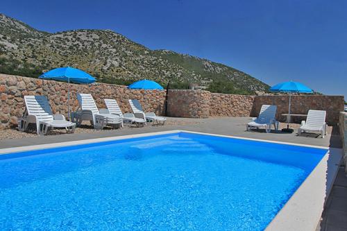 Apartment Camelia with pool and sea view