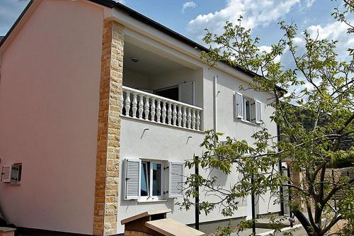 Apartment Camelia with pool and sea view