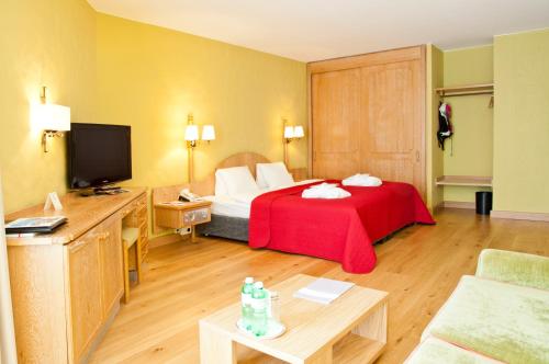 Hotel Rosatsch Ideally located in the Pontresina City Center area, Hotel Rosatsch promises a relaxing and wonderful visit. The property offers a high standard of service and amenities to suit the individual needs of