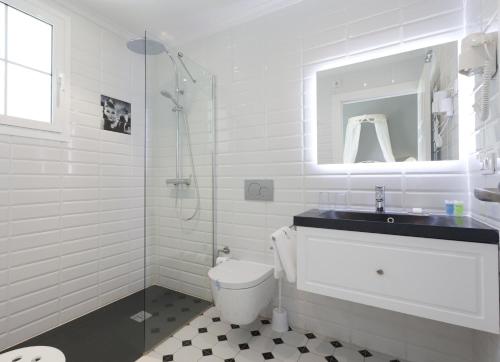 Superior Double or Twin Room image 3