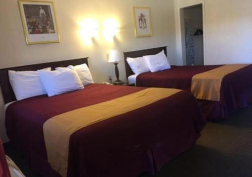 Americas Best Value Inn Ozona - image 4