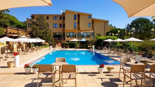 Riviera Hotel - image 12