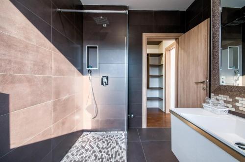 Rooms K&T sea side luxury 5