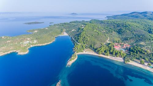 Poseidon Resort Hotel - image 8