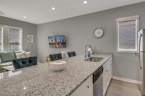 New 3/2 Duplex Minutes From Heart of Tampa -Unit B in Tampa, USA