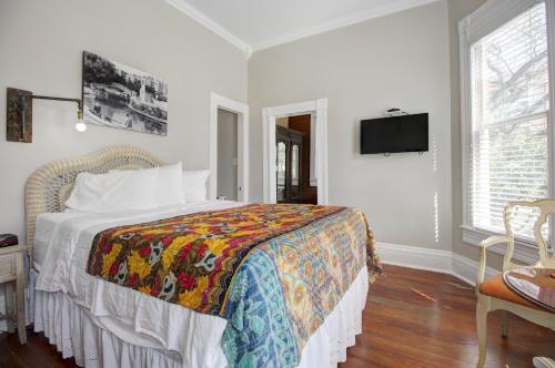 Queen Suite with Single Bed - Ground Floor