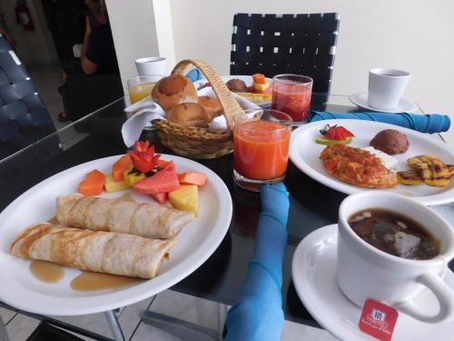 Hotel San Jose Hostal – San Salvador