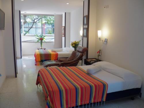 Superior Twin Room image 6