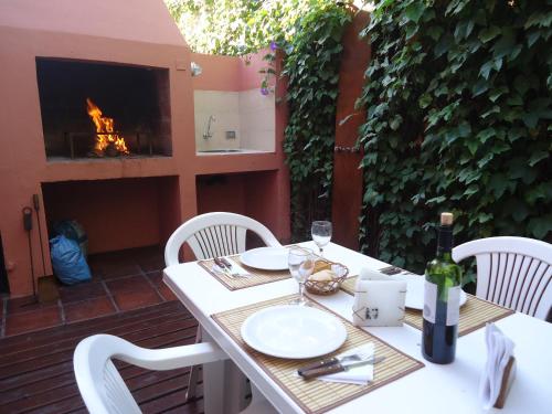 2 bedrooms, 6 beds