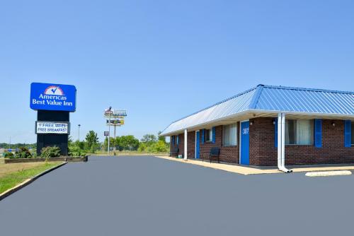 Americas Best Value Inn Sullivan - Accommodation