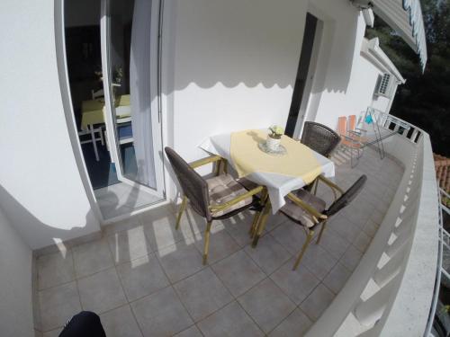 Apartments by the sea Slatine Ciovo - 1098 - image 7