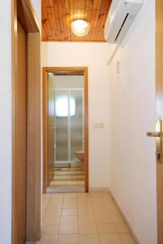 Apartment Lumbarda 9299a - image 8