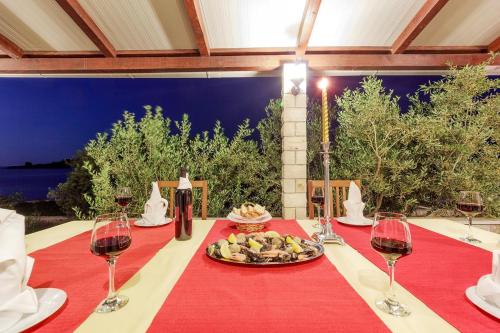 Seaside luxury villa with a swimming pool Cove Siroka Ciovo - 11749 - image 5