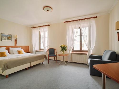1 queen bed