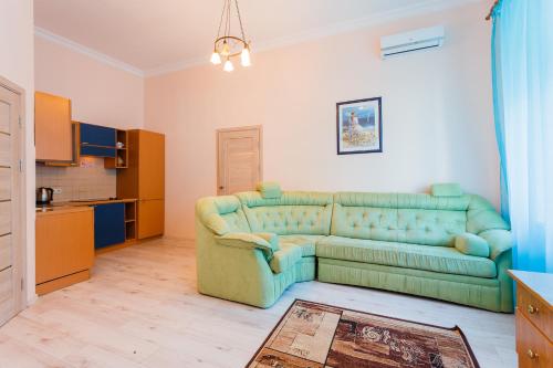 Apartment at Khreshchatyk - image 10