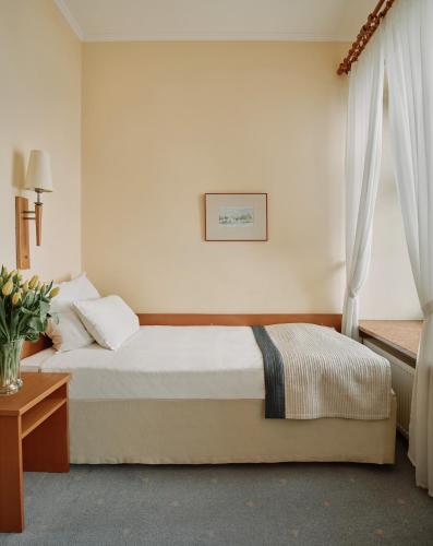 1 twin bed