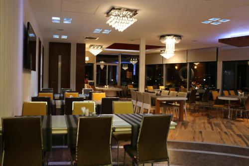 Business Grand Hotel - image 7