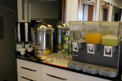 Business Grand Hotel - image 9