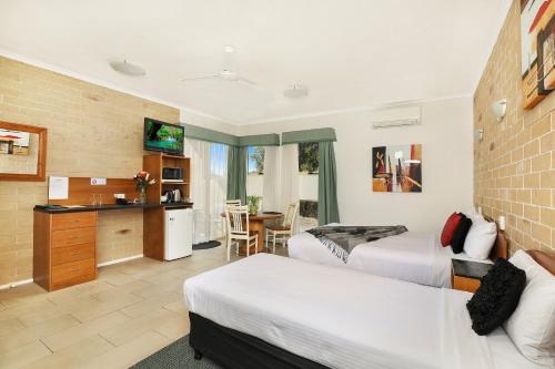 Caboolture Riverlakes Boutique Motel image 15