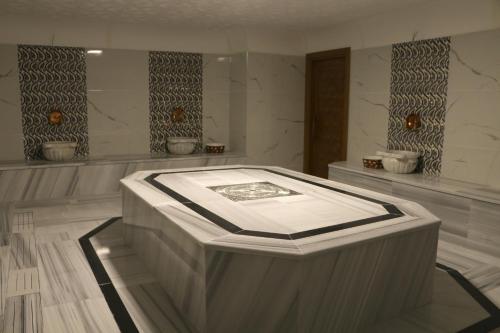 Business Grand Hotel - image 5