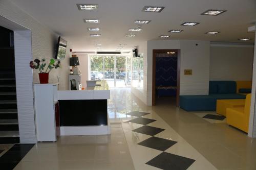 Business Grand Hotel - image 7